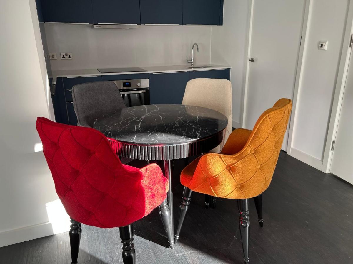 Staycity One Bedroom Luxury Apartment Londra Esterno foto